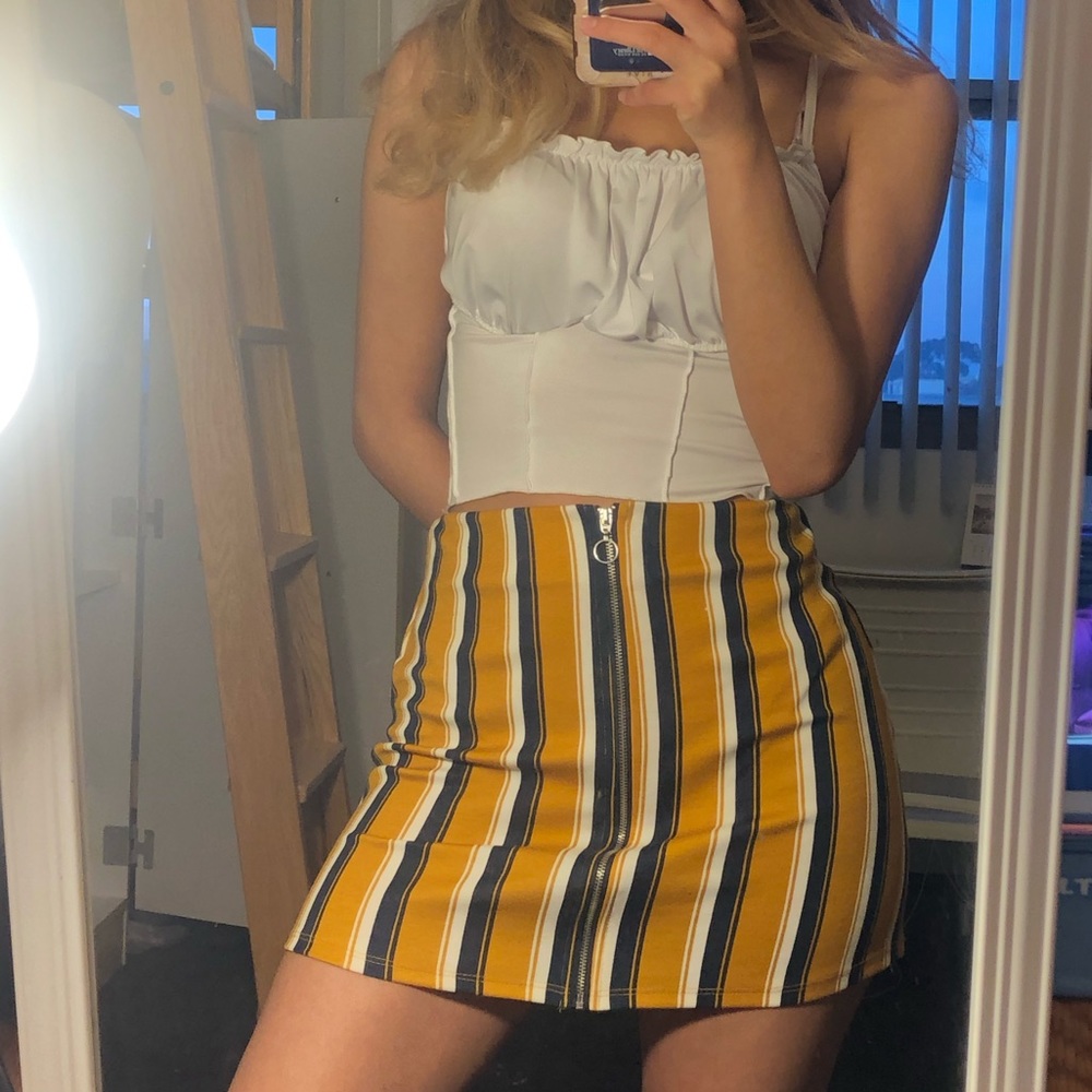 NWOT Zip Up Striped Mini Skirt ❤️